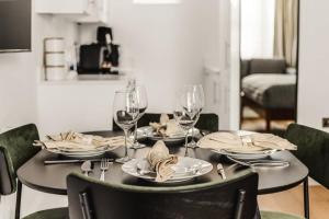 Bright Kensington Studio