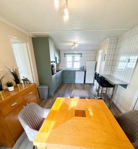 Lovely spacious lodge on Trimingham house caravan park, near Cromer and Mundesley