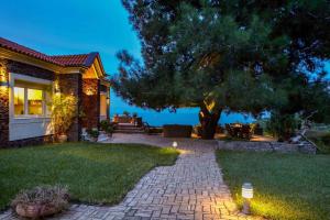 Villa Laurette Kratigos - Private Escape with Views