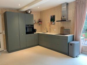 Fraaie familiebungalow op heerlijk rustige plek