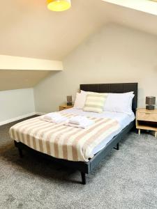 Comfy Entire Apartment with Free Parking in Bury Town