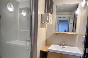 3-bedroom mobile home sleeps 6