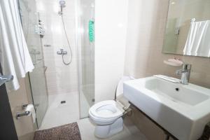 101 Newport Boulevard 1BR with Parking - Pasay City