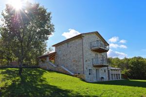Villa Krug with 3 br and a pool immersed in nature near Buje