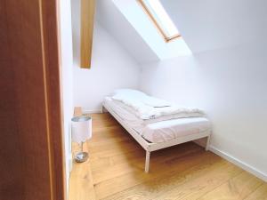 Apartment Poprad - Tatra Elegant, Near High Tatras, Free Parking, Modern Stay