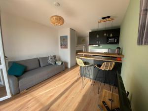 Very nice fully renovated studio with sea view