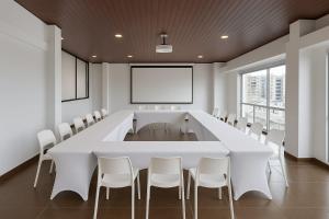 Hotel CGH Travel INN Airport