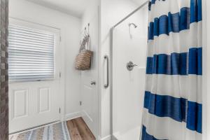 Beach House - Sun-kissed Cottage by Panhandle Getaways