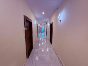 Riverside Retreat Dombivli - Swimming Pool - Couple Friendly - Comfortable Stay