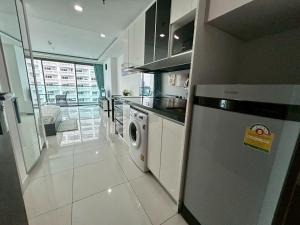 Wong Amat Tower Condominium 1205