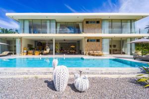 Ultra-Modern 6-Bedroom in Golf Course - PH6