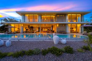 Ultra-Modern 6-Bedroom in Golf Course - PH6