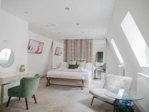 Tranquil Urban Oasis in Kensington