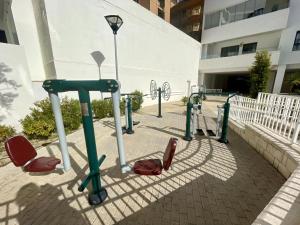 2 Bed Flat - Sleeps 4 - Pool - Parking - Wifi