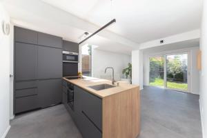 Family Villa next to Tivoli Park 