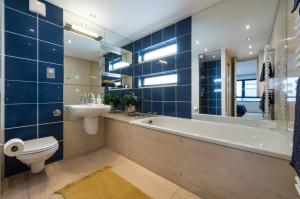 Spectacular Mews House in Holland Park