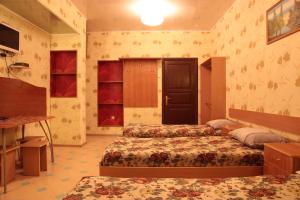 Comfort Triple Room with Shower room in Motel Narodny