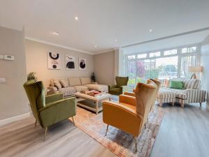 Large 6 bedroom Residence Retreat in Holland Park