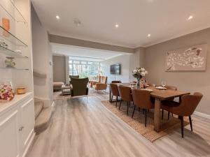 Large 6 bedroom Residence Retreat in Holland Park