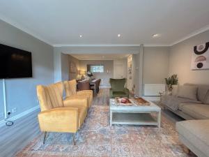 Large 6 bedroom Residence Retreat in Holland Park