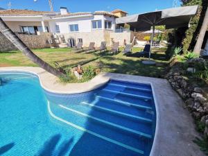 Villa Jazz with 7 bedrooms, close to Fontanilla Beach in Marbella