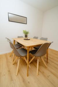 Schöne, zentral gelegene &renovierte Wohnung in NR