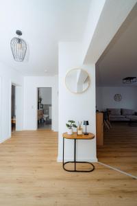 Schöne, zentral gelegene &renovierte Wohnung in NR