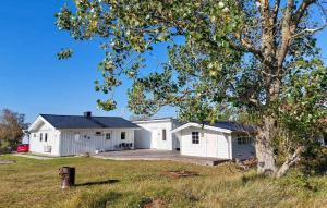 4 Bedroom Beautiful Home In Heberg