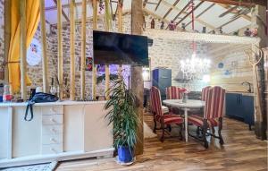 Nice Home In Salazac