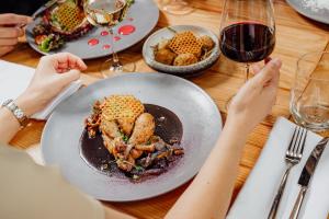 Złoty Horyzont Lux Główny Budynek z basenem, siłownią, grotą solną, bawialnią i restauracją Horyzont Smaków