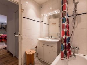 Confortable 3 pièces · Centre · 5 min des pistes · Parking · Wifi - FR-1-518-93