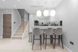 Trendy Split-Level Two-Bedroom Flat