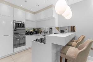 Trendy Split-Level Two-Bedroom Flat