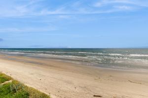 Colony Make A Splash