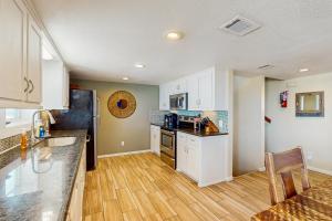 Colony Make A Splash