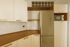 WELCOME RIVIERA-Primavera 1A- Vista mare- spazioso e comodo appartamento-2 bagni-wifi-aria condizionata in ogni stanza-garage a pagamento 15 euro al giorno