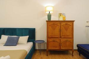 Central 1BR Stay on Rustaveli Avenue - by Wehost