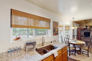 3BR Home Close to Golf, Trails, Lake, and Ski Resort