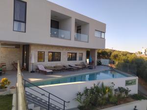 Silver Cozy Getaway - 3 Pearls Pool Retreat