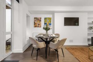 Chic Hideaway by Portobello Road