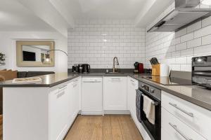 Chic Hideaway by Portobello Road