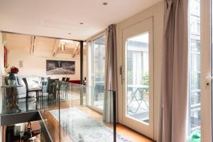 YouHosty - Luxury Town House