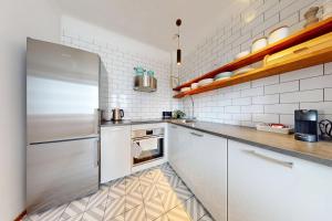 Central View Apartment Metro Swietokrzyska