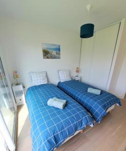 Le Flamboyant, central, plage & port