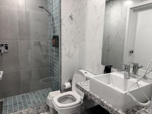 Depto con piscina, cerca del Shopping del Sol