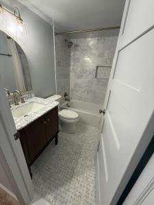 Newly Renovated Bloomingdale English Basement Apartment