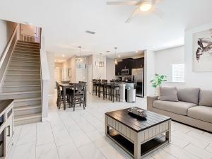 3115 - 5BR w Pool 10min Disney 2 Water Parks