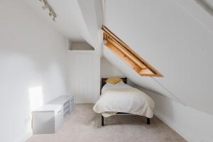 Charming 2-Bedroom Escape in Worthing