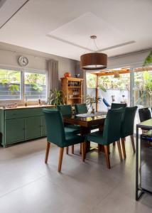 Cozy home, quiet street