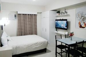 Outdoor Pool Studio Sleeps 2 - Tv Aircon